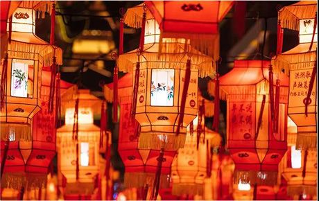 正月十五鬧元宵，歡歡喜喜享團圓！韓端機器人祝大家元宵節快樂！